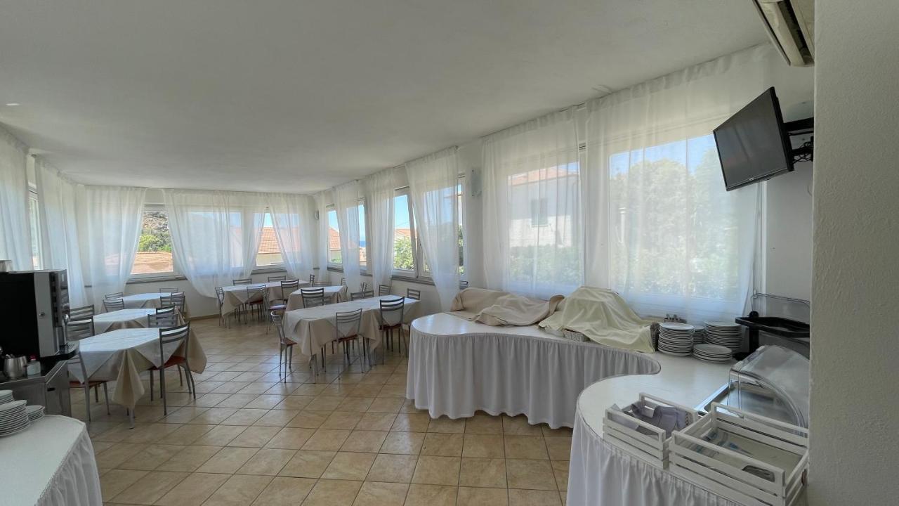 Hotel L'Ogliera Помонте Екстериор снимка