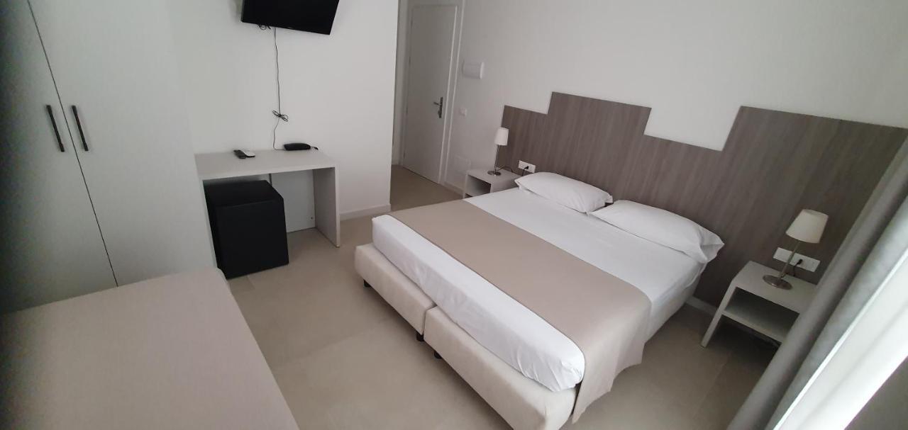Hotel L'Ogliera Помонте Екстериор снимка