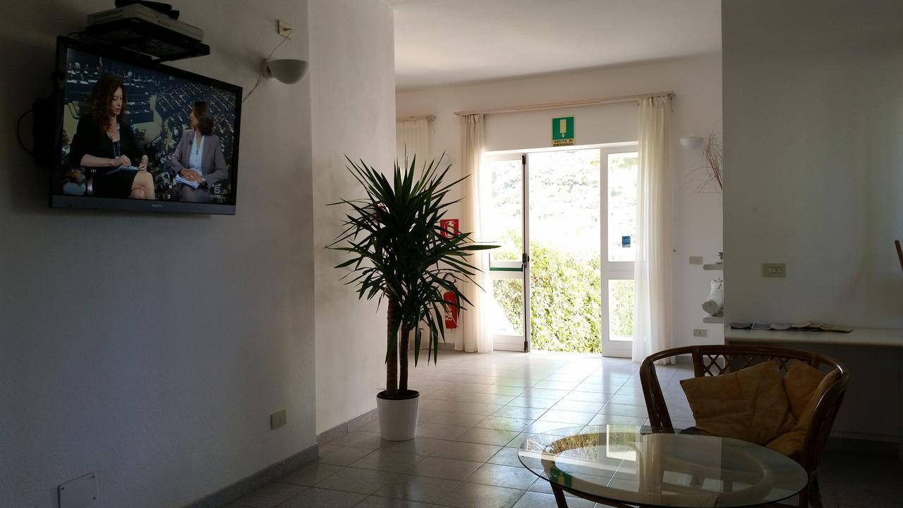 Hotel L'Ogliera Помонте Екстериор снимка