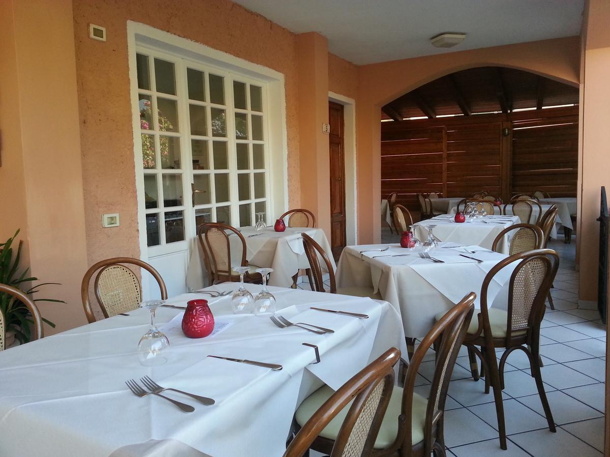 Hotel L'Ogliera Помонте Екстериор снимка