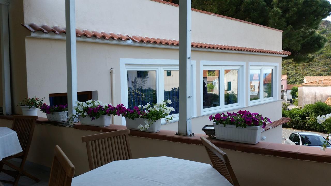 Hotel L'Ogliera Помонте Екстериор снимка