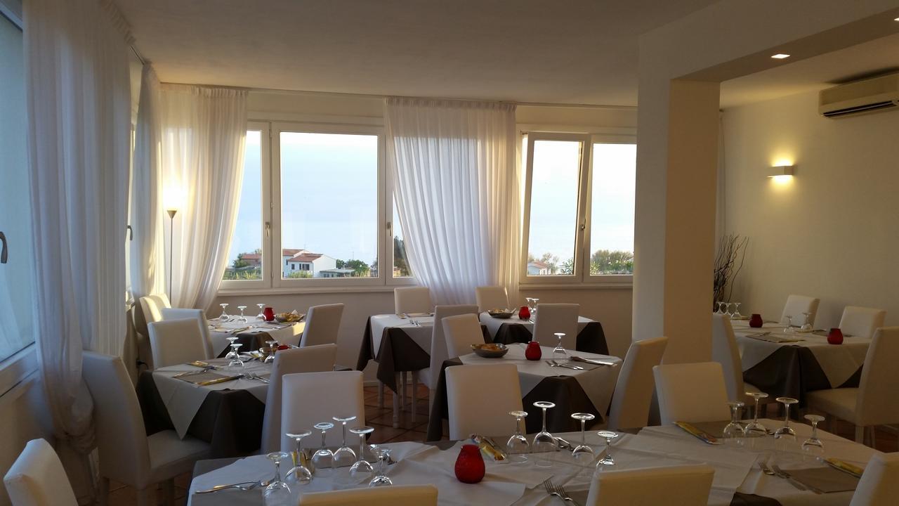 Hotel L'Ogliera Помонте Екстериор снимка