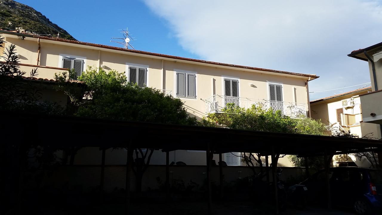 Hotel L'Ogliera Помонте Екстериор снимка