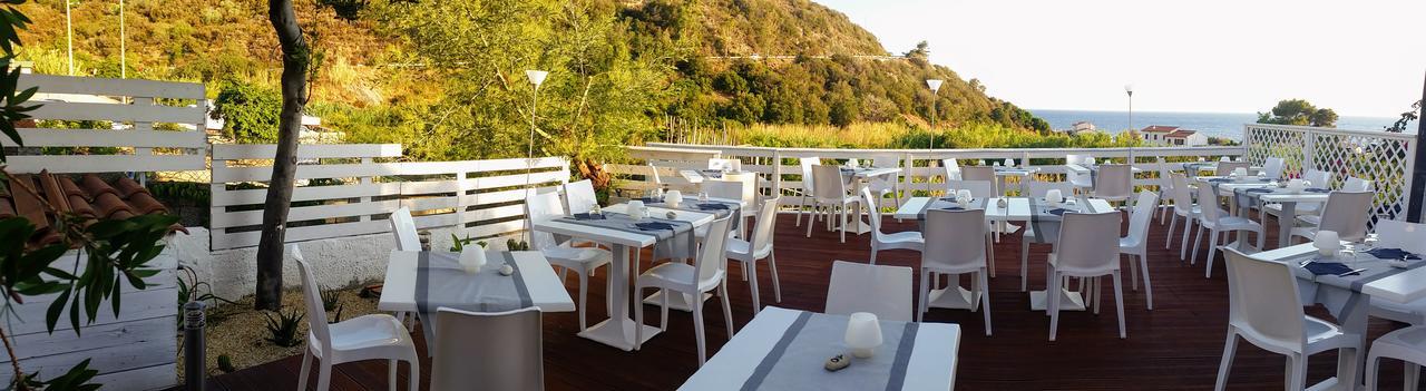 Hotel L'Ogliera Помонте Екстериор снимка