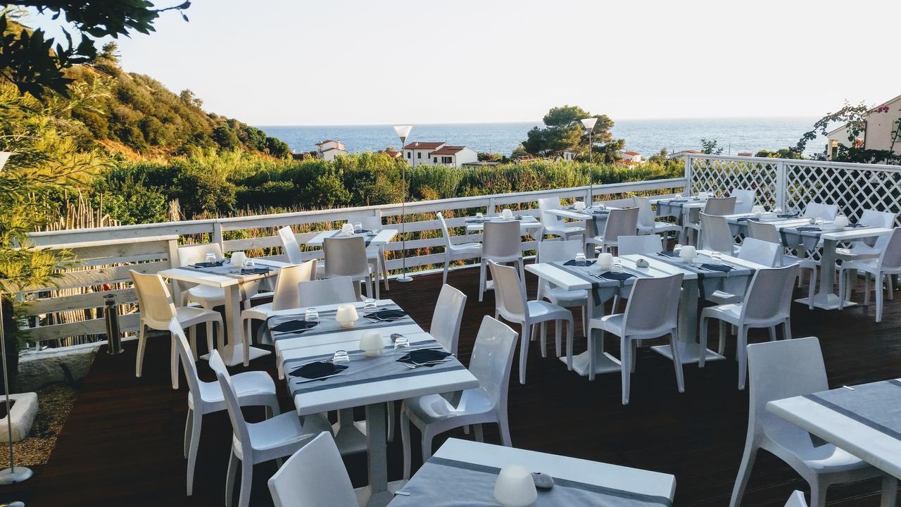Hotel L'Ogliera Помонте Екстериор снимка
