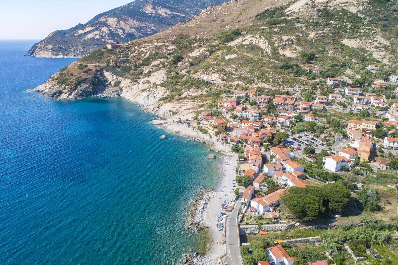 Hotel L'Ogliera Помонте Екстериор снимка
