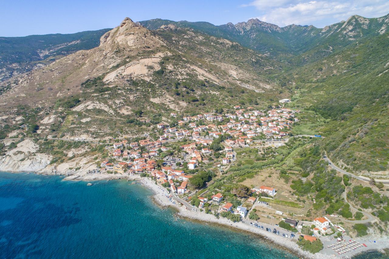 Hotel L'Ogliera Помонте Екстериор снимка